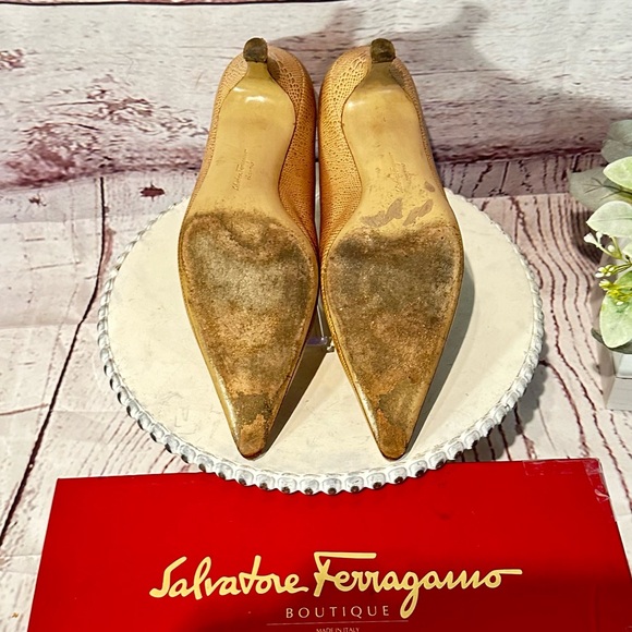 Salvatore Ferragamo Snakeskin Leather PointyToe  Pump Kitten 2” Heel Shoe Size 8 - Picture 12 of 16